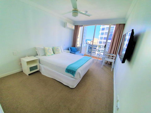 Broadbeach Holiday Apartments - Holiday Find 19