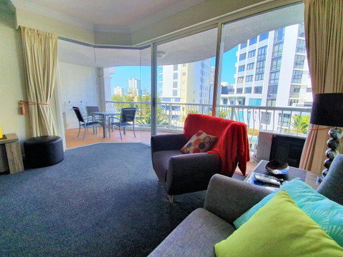 Broadbeach Holiday Apartments - Holiday Find 3