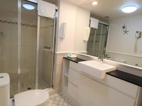 Broadbeach Holiday Apartments - Holiday Find 5