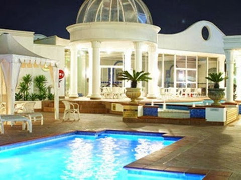 Broadbeach Holiday Apartments - Holiday Find 38