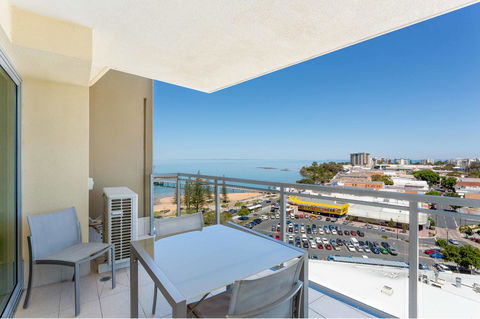 Proximity Waterfront Apartments - Holiday Find 31