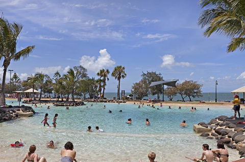 Proximity Waterfront Apartments - Holiday Find 1