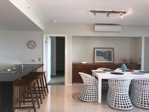 Proximity Waterfront Apartments - Holiday Find 23