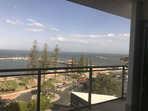 Proximity Waterfront Apartments - Holiday Find 4