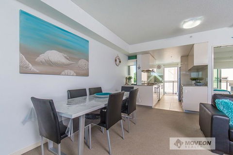 Proximity Waterfront Apartments - Holiday Find 27