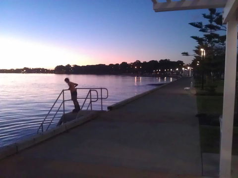Proximity Waterfront Apartments - Holiday Find 40