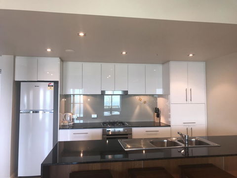 Proximity Waterfront Apartments - Holiday Find 7