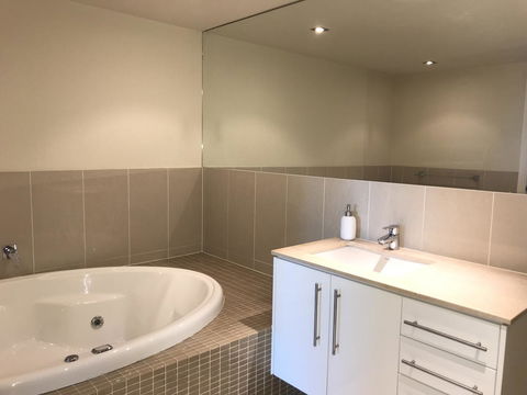 Proximity Waterfront Apartments - Holiday Find 22
