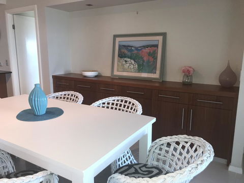 Proximity Waterfront Apartments - Holiday Find 8