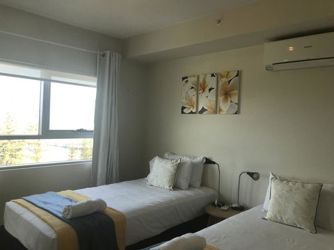Proximity Waterfront Apartments - Holiday Find 15