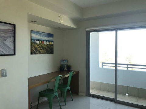 Proximity Waterfront Apartments - Holiday Find 18