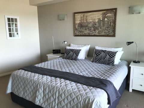 Proximity Waterfront Apartments - Holiday Find 19