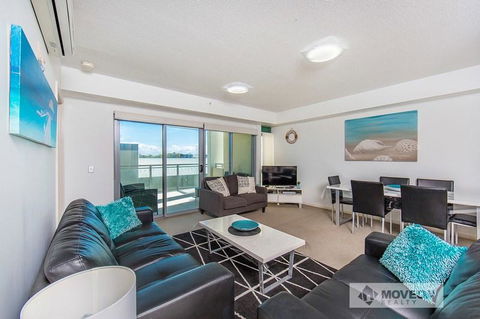 Proximity Waterfront Apartments - Holiday Find 25