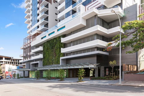 Ivy And Eve Apartments By CLLIX - Holiday Find 2