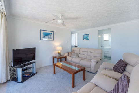 Columbia Beachfront Apartments On Rainbow Bay - Holiday Find 5