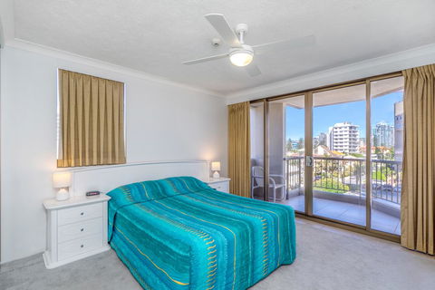 Columbia Beachfront Apartments On Rainbow Bay - Holiday Find 17