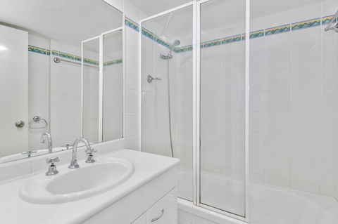 Columbia Beachfront Apartments On Rainbow Bay - Holiday Find 37