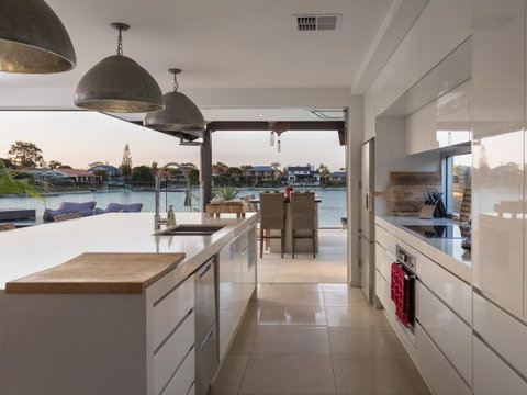 Rumrunner Resort - Holiday Find 15