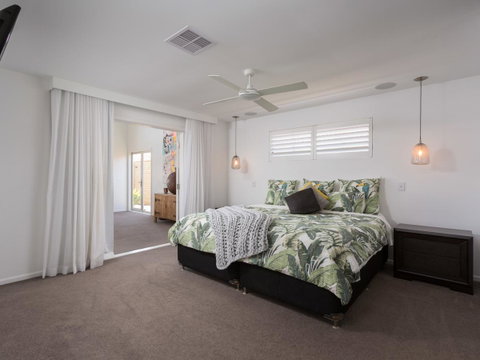 Rumrunner Resort - Holiday Find 23
