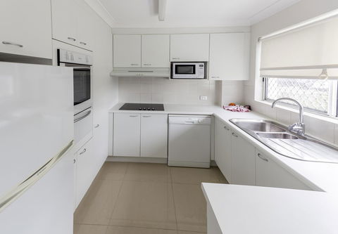 Le Beach Apartments - Holiday Find 25