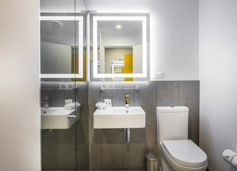 Ibis Styles Brisbane Elizabeth Street - Holiday Find 7