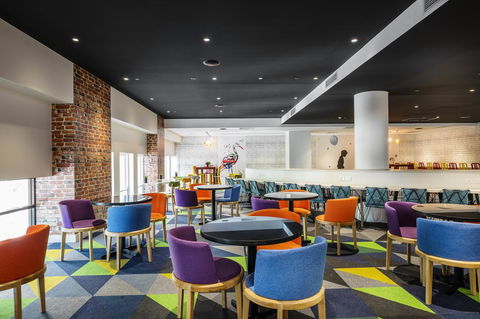 Ibis Styles Brisbane Elizabeth Street - Holiday Find 12