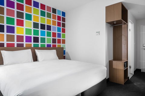 Ibis Styles Brisbane Elizabeth Street - Holiday Find 10