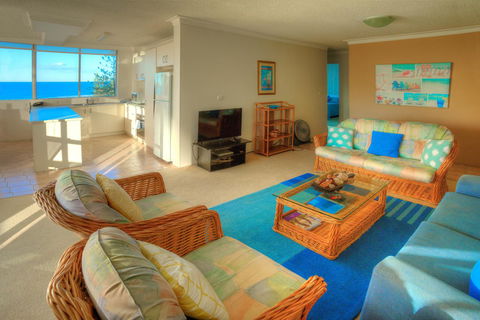Oceania On Burleigh Beach - Holiday Find 34