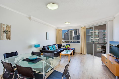 Kirra Beach Apartments - Holiday Find 20