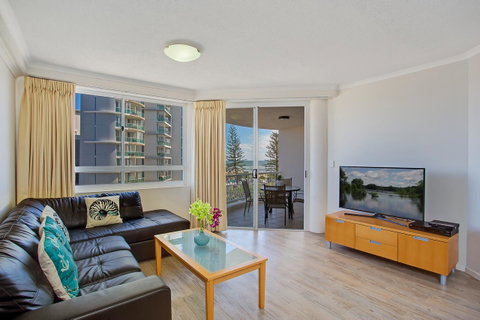Kirra Beach Apartments - Holiday Find 19