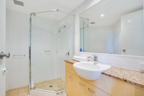 Kirra Beach Apartments - Holiday Find 14