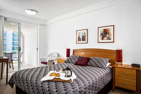 Kirra Beach Apartments - Holiday Find 28