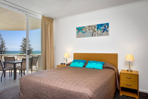 Kirra Beach Apartments - Holiday Find 25