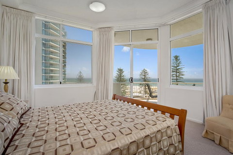Kirra Beach Apartments - Holiday Find 23