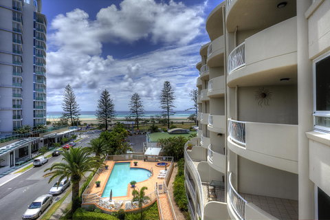 Kirra Beach Apartments - Holiday Find 26