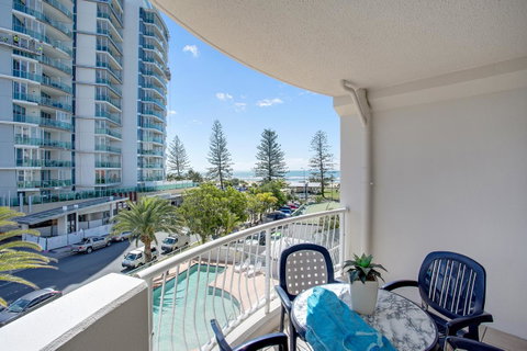 Kirra Beach Apartments - Holiday Find 16