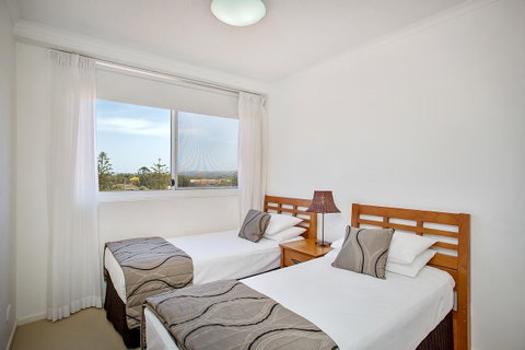 Kirra Beach Apartments - Holiday Find 32