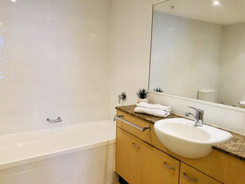 Kirra Beach Apartments - Holiday Find 6