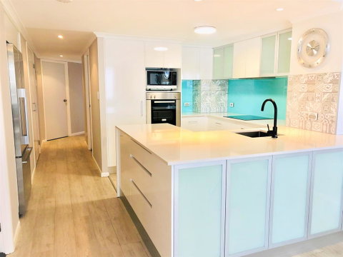 Kirra Beach Apartments - Holiday Find 1