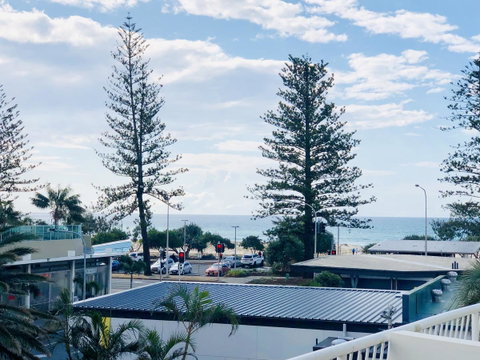 Kirra Beach Apartments - Holiday Find 5