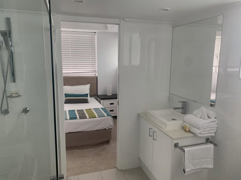 Ocean Plaza Resort - Holiday Find 13