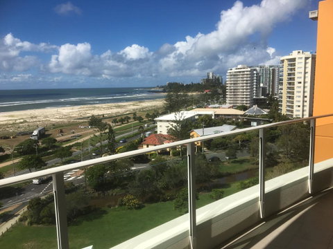 Kirra Surf Apartments - Holiday Find 33