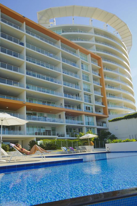 Kirra Surf Apartments - Holiday Find 18