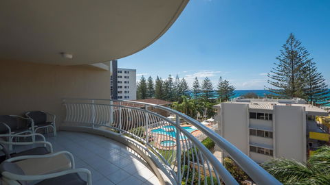 2nd Avenue Beachside Apartments - Holiday Find 3