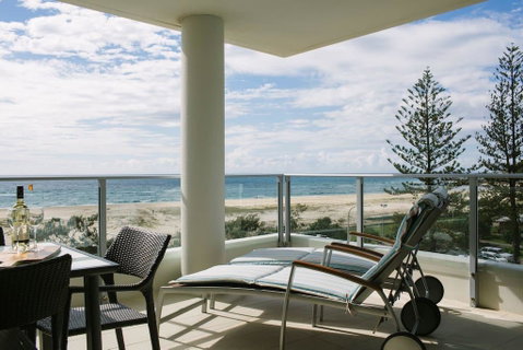 Pure Kirra - Holiday Find 1