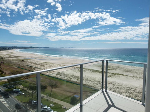 Pure Kirra - Holiday Find 0