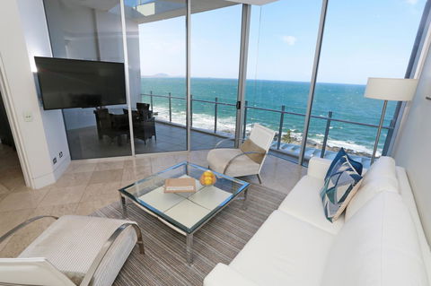 Oceans Mooloolaba - Holiday Find 39