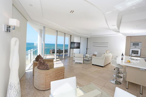 Oceans Mooloolaba - Holiday Find 3