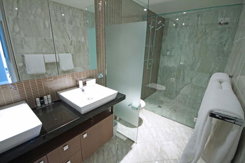 Oceans Mooloolaba - Holiday Find 33