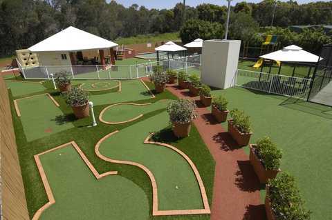 Fairways Golf & Beach Retreat Bribie Island - Holiday Find 18